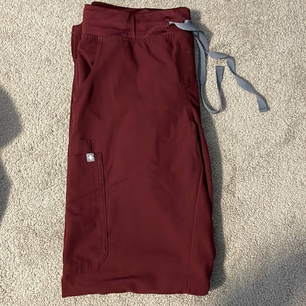 FIGS Cargo Scrub Pant (Maroon)